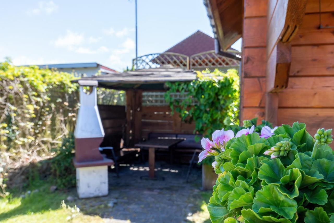 Domki Rekin Podgrzewany Basen Z Brodzikiem Oraz Klimatyzacja Rewal Exteriör bild